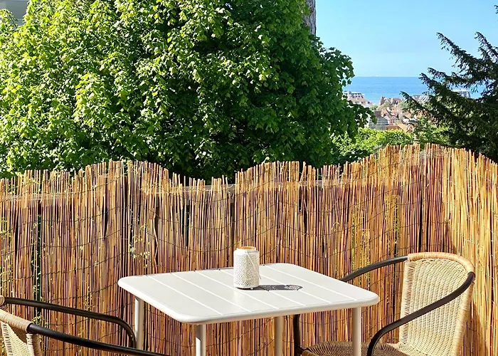 LA CLEF DES VILLES - Vue mer - parking et internet